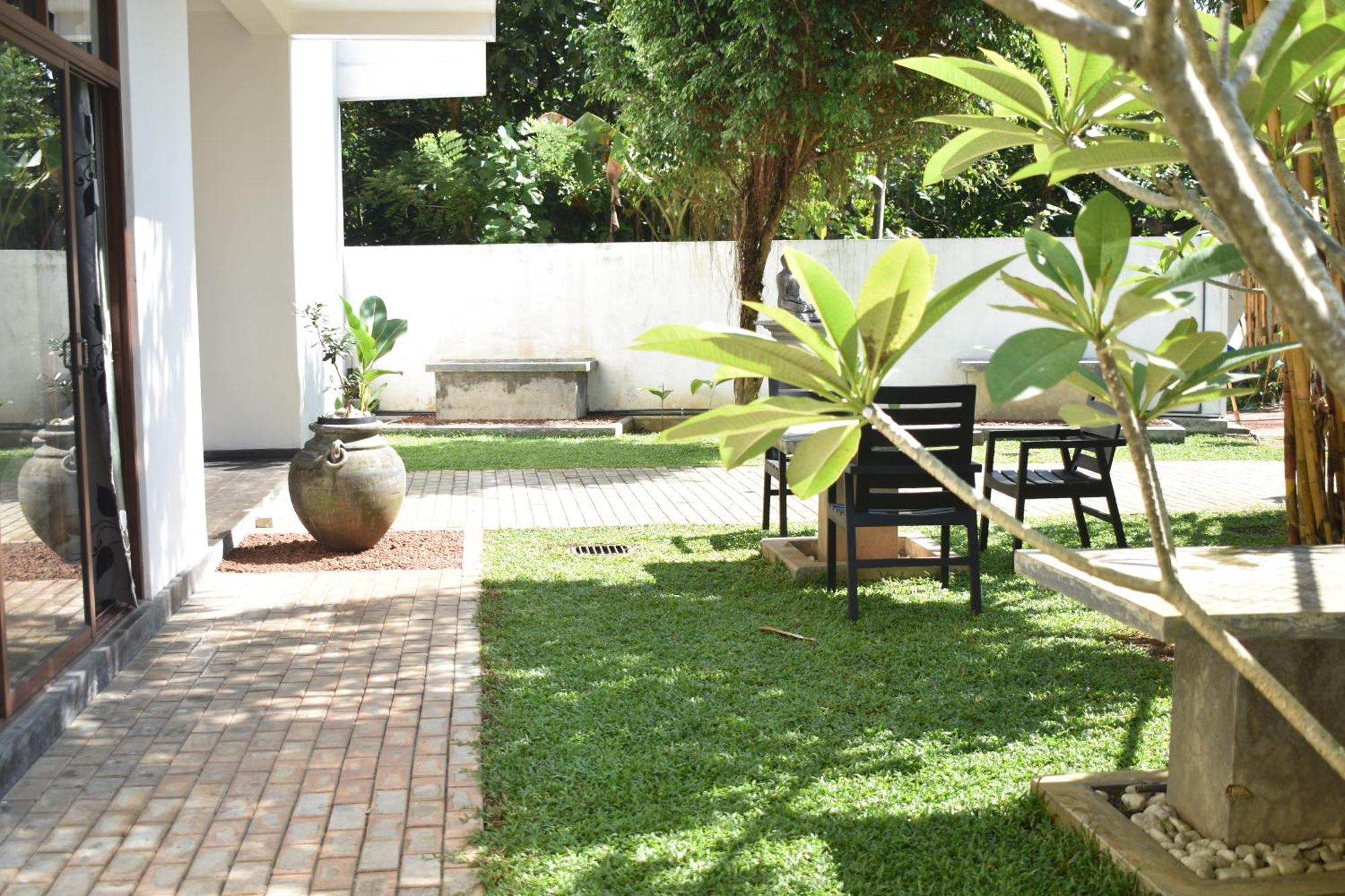 Surf N Summer Hikkaduwa Exterior foto